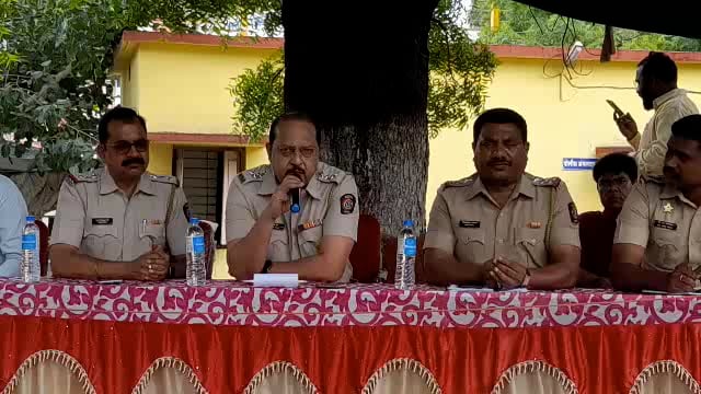 गणेश मंडळाच्या पदाधिकाऱ्यांची उपविभागीय पोलीस अधिकारी डॅनियल बेन यांनी घेतली बैठक