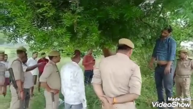 अयाना थाना क्षेत्र के गूंज निवासी युवक का शव जालौन जिला के रामपुरा थाना में फंदे पर लटकता मिला