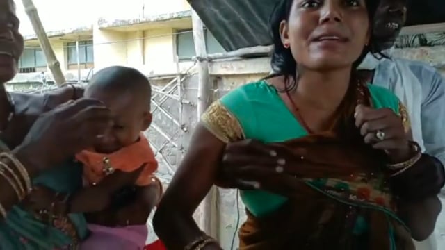 बछरावा थाने के सामने प्रेमिका ने किया है हाई वोल्टेज ड्रामा, पुलिस ने पहुंचाया थाने