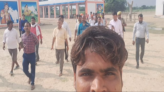 तरबगंज :चंदीपुर गौशाला का मुख्य विकास अधिकारी ने किया निरीक्षण