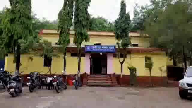 शहरात महिलेची गळफास घेऊन आत्महत्या शहर पोलीस ठाण्यात आकस्मात मृत्यूची नोंद