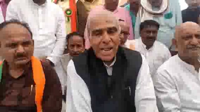 जल्द मिलेगी जिला सहित डुमरियागंज को रेल लाइन की सौगात कोनकटी में डुमरियागंज सांसद जगदंबिका पाल