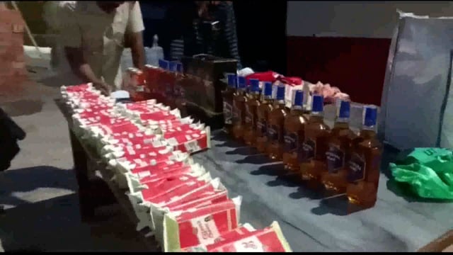 लखीसराय नगर पुलिस ने लोहरपट्टी से भारी मात्रा में विदेशी शराब के साथ दो महिला समेत एक युवक को किया गिरफ्तार