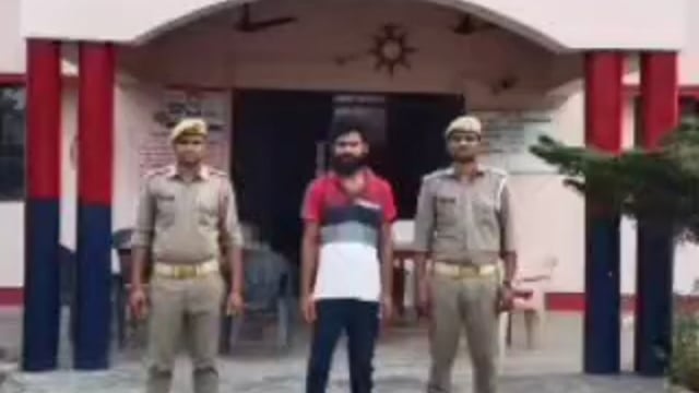 वजीरगंज थाना क्षेत्र के अनुभव सिंह निवासी खिरिया को शांति भंग करने की आशंका में पुलिस ने गिरफ्तार कर न्यायालय किया रवाना