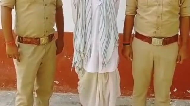 सिद्धार्थनगर जिले के कपिलवस्तु थाने की पुलिस ने एक वांछित अभियुक्त को किया गिरफ्तार 