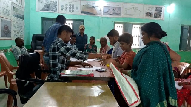 सूरजगढ़ा प्रखंड के अंबेडकर सभागार में दिव्यांग जनों का यूडी आईडी कार्ड बनाने संबंधित लगाया गया शिविर