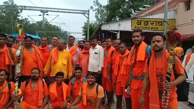 बम बम भोले के जयकारों के बीच निकली कावड़ यात्रा