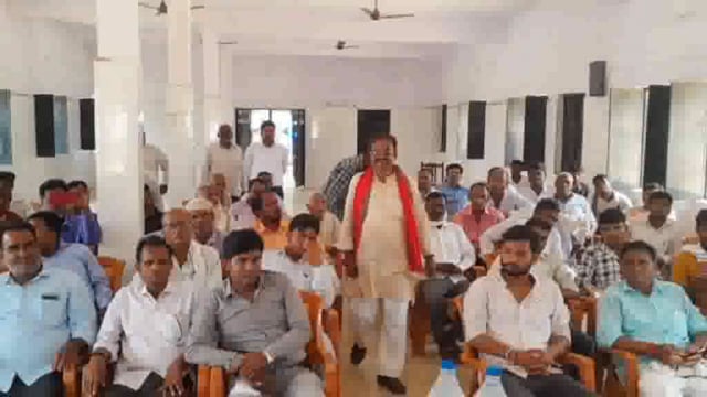 जल जीवन मिशन हर घर जल योजना अंतर्गत इटवा विधायक माता प्रसाद पांडे ने खुनियांव ब्लॉक में प्रधानों के साथ की बैठक