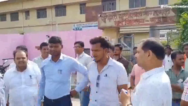 एलएलबी की परीक्षा हुई निरस्त, छात्रों ने किया विरोध एवं प्रदर्शन