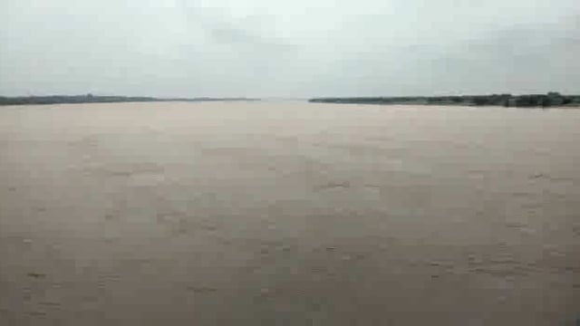 औरैया में यमुना नदी का जलस्तर बढ़ने के बाद बाढ़ की आशंका से प्रशासन अलर्ट