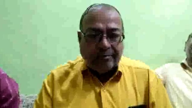 औरैया शहर में प्रबंधक,पत्नी,व बेटे की गोली मारकर हत्या के बाद परिजनों ने दी जानकारी।
