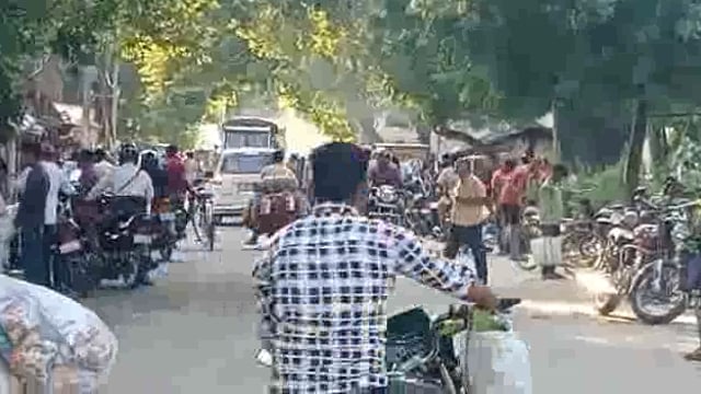 रायबरेली-मेन रोड पर बाजार लगने से किसी भी दिन हो सकती है बड़ी घटना जिम्मेदार लोग मौन