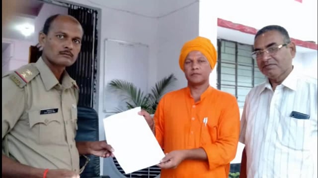 विहिप डॉ शिवेशानन्द महाराज पहुंचे सराय भीमसेन गौशाला निरीक्षण करने, हुए आग बाबूला
SHO जेठवारा को दिया शिकायती पत्र 