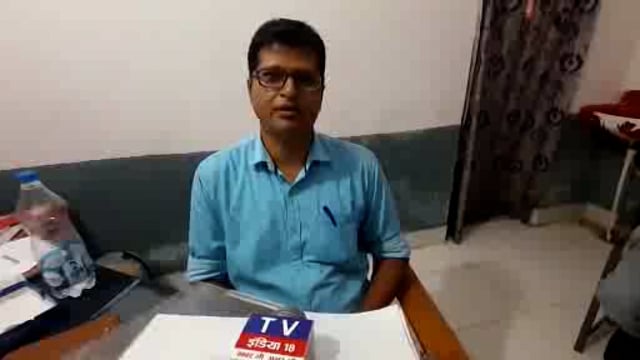 सरेनी थाना क्षेत्र के पूरे पांडे चौराहे के पास बाइक सवार अध्यक्ष अनियंत्रित होकर गड्ढे में गिरा गंभीर रूप से हुआ घायल।