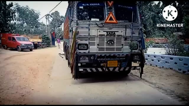 फुल्लीडुमर व्यवसाई के 457 बोरा अरवा चावल लदे ट्रक को अमरपुर पुलिस ने जप्त कर जांच में जुटी