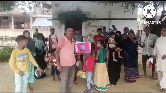 खुर्द मऊ गांव में आंगनबाड़ी केंद्र पर बाल विकास पुष्टाहार द्वारा किया जा रहा है घटिया राशन का वितरण 