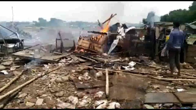 रामलीला मैदान पर अवैध अतिक्रमणकारियों को अर्धसैनिक बल के द्वारा हटाया गया, 
पूर्व में भेजे गए थे खाली करने के लिए नोटिस