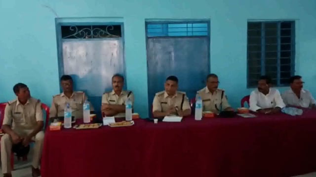 लखीसराय जिले के क्यूल रेल डीएसपी लखीसराय शहर के पंजाबी मुहल्ला में जनप्रतिनिधियों से वार्ता कर बनाई सहमति