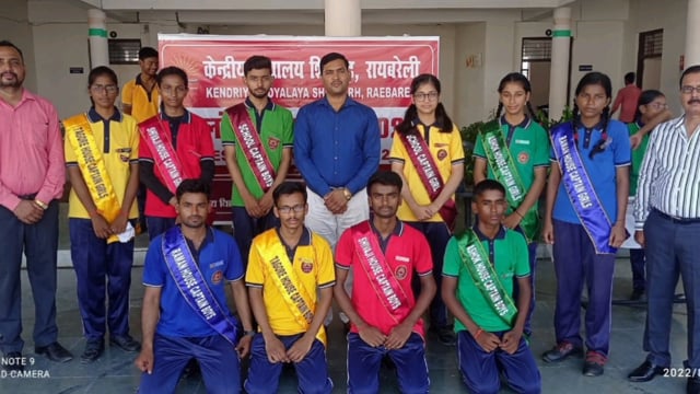 केन्द्रीय विद्यालय शिवगढ़ में छात्र परिषद के शपथ ग्रहण समारोह का आयोजन किया गया