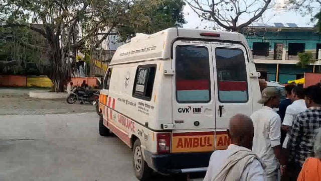 चौखड़ा में बस का इंतजार कर रही महिला को कार ने मारी ठोकर मौत ।