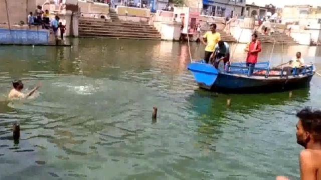 दोस्तों के साथ परिक्रमा करने आये छात्र की मानसी गंगा में डूबने से हुई दर्दनाक मौत , घटना की सूचना परिजनों को दी ।