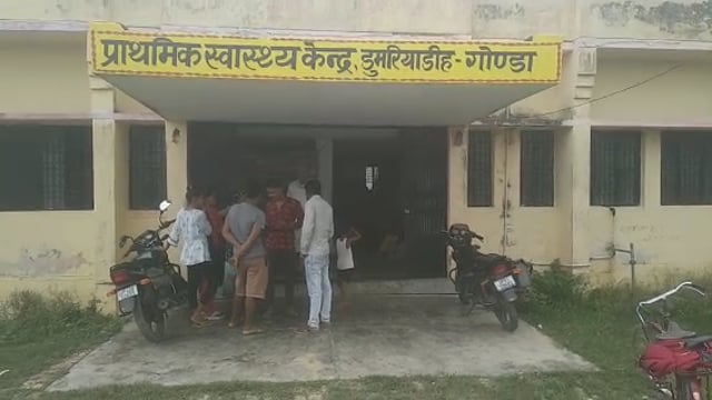 प्राथमिक स्वास्थ्य केन्द्र डुमरियाडीह पर मुख्यमंत्री जन आरोग्य मेले मे ३८ लोगो का स्वास्थ्य परीक्षण कर किया गया उपचार
