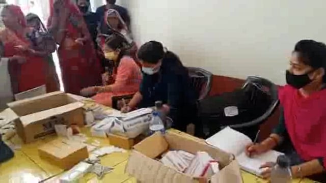 लखीमपुर खीरी (यूपी) बसबिरवा के बाद भानपुर बनवारी में मिले संक्रमण बुखार के रोगी