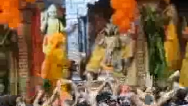 वृंदावन बांके बिहारी जी के दर्शन करने पहुंचे पूर्व मुख्यमंत्री अखिलेश यादव श्रद्धालुओं की मौत पर दुख प्रकट किया