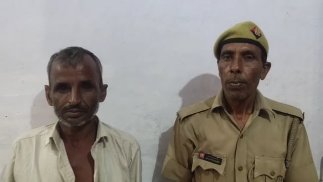 कोसीकला के ग्राम नगला उटावड़ नाले के पास से एक अभियुक्त को पुलिस ने मुखबिर की सूचना पर 240 पव्वा शराब सहित किया गिरफ्तार