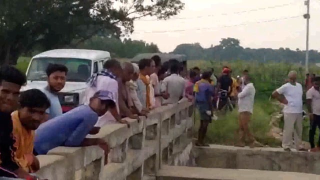 मानिकपुर थाना क्षेत्र के निवासी  डबलू मंडल के पुत्र सागर कुमार की नदी में डूबने से हुई मौत