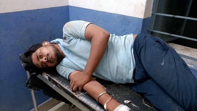 पीरी बाजार थाना क्षेत्र के घोसैठ निवासी सुदर्शन कुमार को मारपीट कर किया जख्मी