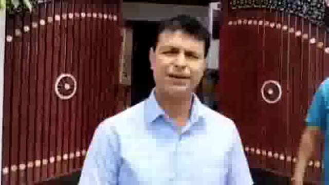 घर के बाहर से बाइक चोरी की घटना सीसीटीवी कैमरे में कैद