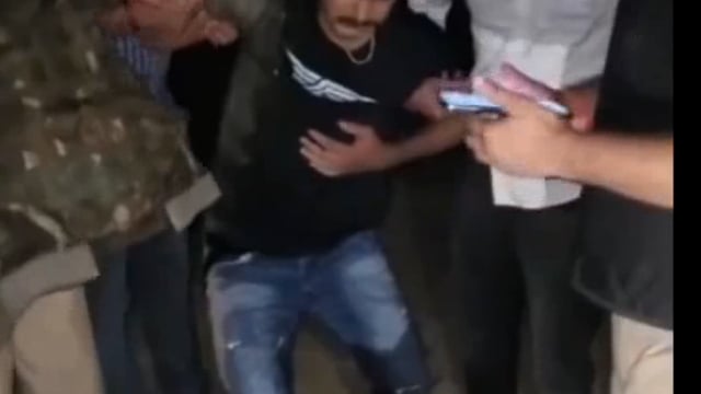 मथुरा जनपद में 50000 के इनामी बदमाश से हुई मुठभेड़ घायल होने के बाद पकड़ा अवैधअसला व चोरी की बाइक की बरामद