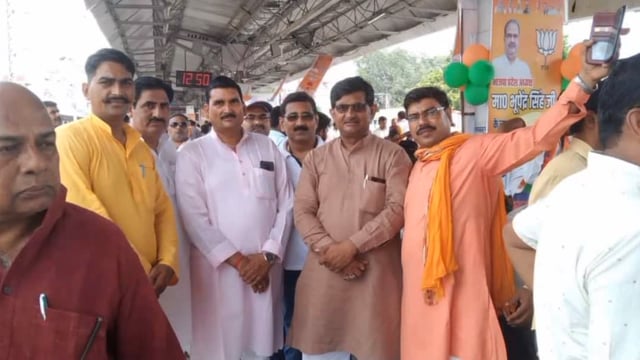 यूपी के नवागत प्रदेश अध्यक्ष व महामंत्री के लखनऊ कार्यालय पर पदभार ग्रहण करने पर पहुंचे माट के भाजपाइयों ने किया स्वागत