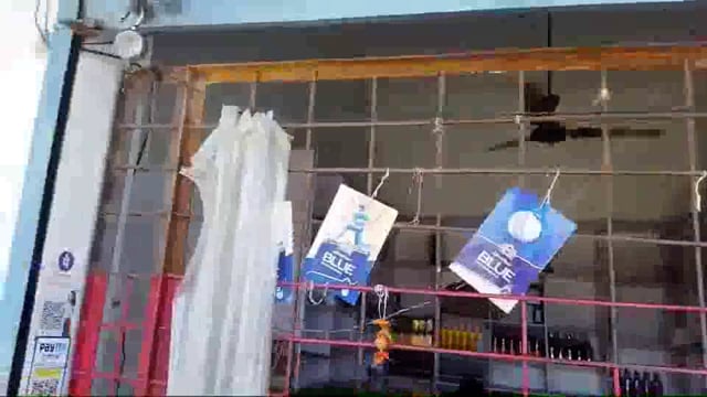 अंग्रेजी शराब की दुकान का ताला काटकर हुयी चोरी

पुलिस जाँच जारी