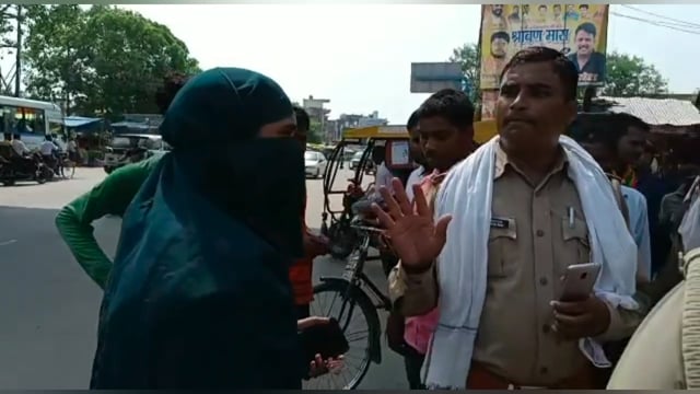 बछरावां - ई रिक्शा चालक ने बाइक सवार को मारी टक्कर, 5 वर्षीय बच्ची हुई घायल