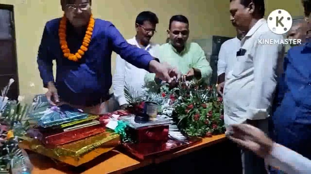 फुल्लीडुमर उप प्रमुख की अध्यक्षता में प्रखंड विकास पदाधिकारी फुल्लीडुमर का विदाई सह सम्मान समारोह आयोजित