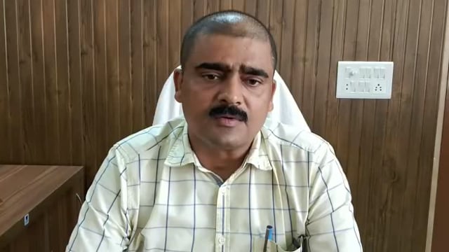औरैया एसडीएम मनोज कुमार ने रिश्वतखोरी महिला लेखपाल के निलंबन की दी जानकारी