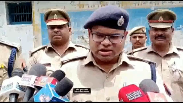 आगामी त्योहारों को लेकर सभी थाना अध्यक्ष अपने थाना क्षेत्रों में भ्रमण कर क्षेत्रों का ले जायेजा एसपी अमित कुमार आनंद ।