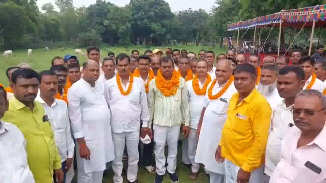 राजद कार्यकर्ताओं ने सिरदला में बैठक कर किया प्रखंड कमेटी का गठन,नागेन्द्र बने राजद प्रखंड अध्यक्ष