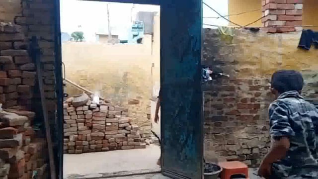 शिवाला गांव में पहुंची हरियाणा की पुलिस लेखपाल की लापरवाही के चलते आरोपी कि नहीं कर पाई कुर्की वारंट की कार्रवाई