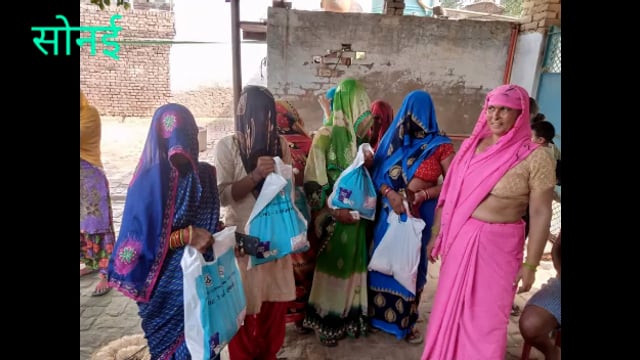 तेहरा महावन में हुआ बाल पोषाहार का वितरण: खिले चेहरे 