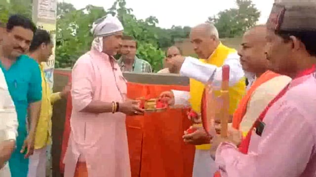 सिद्धार्थनगर जिले के मोहाने से सोहास तक रोड का शिलान्यास - सांसद जगदम्बिका पाल 