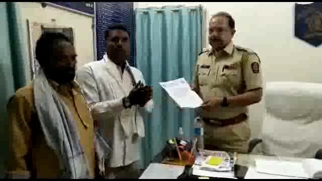 सोमनाथपुर वळू चोरी प्रकरणातील आरोपींना अटक केल्याप्रकरणी उपविभागीय पोलीस अधिकारी डॅनियल बेन यांचे अभिनंदन