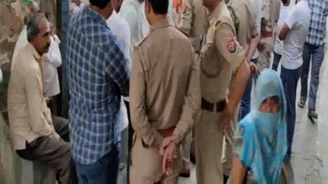 थाना हाईवे की पूनम विहार कॉलोनी में देर रात 20 वर्षीय युवक ने संदिग्ध परिस्थिति में लगाई फांसी पंखे से लटका मिला शव