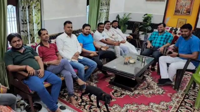 नवाबगंज सदर विधायक पृथ्वी का भूषण शरण सिंह में नगर पालिका अध्यक्ष के साथ बैठक कर विकास पर की चर्चा