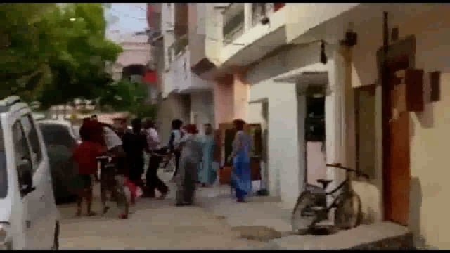 हरदोई में निलंबित दरोगा का आतंक,शराब पीकर करता है मारपीट,परेशान मोहल्ले वासियों की गुहार एसपी साहब हमें बचाओ, 