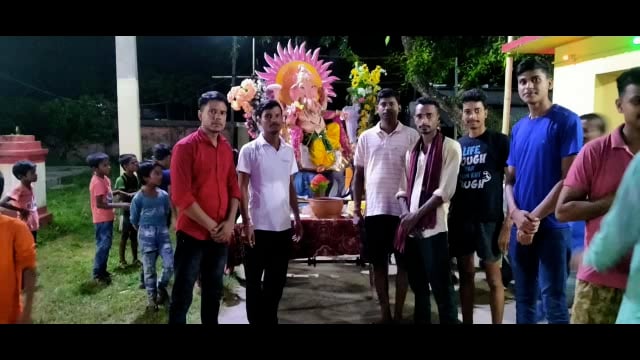 नारायणपुर गांव में विघ्नहर्ता श्री गणेश की प्रतिमा विसर्जन को गाजे बाजे के साथ व शोभायात्रा निकालकर किया विसर्जन।