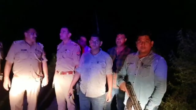 कोसीकला के नंदगांव रोड बम्बे की पुलिया के पास पुलिस और बदमाशों के बीच हुई मुठभेड़ दो बदमाश हुए गंभीर रूप से घायल