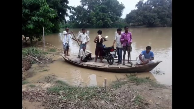 जनपद बहराइच में सरयू नदी का कहर जारी बाढ़ का पानी मचा रहा तांडव बाढ़ की जेद में दर्जन गांव चार आशियाना धारा साईं